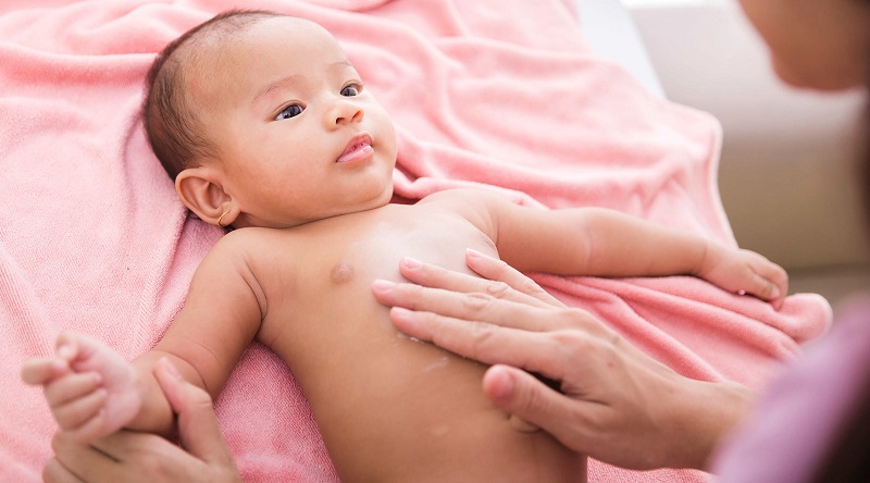 Có nên dùng kem dưỡng ẩm cho trẻ sơ sinh không?